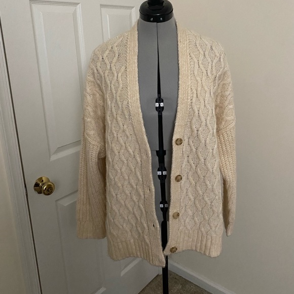 American Eagle Cardigan NWOT - Picture 2 of 7